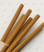 Premium-Räucherwerk-Set mit Awaji-Räucherstäbchen und handgefertigtem Keramik-Halter