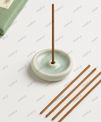Premium-Räucherwerk-Set mit Awaji-Räucherstäbchen und handgefertigtem Keramik-Halter
